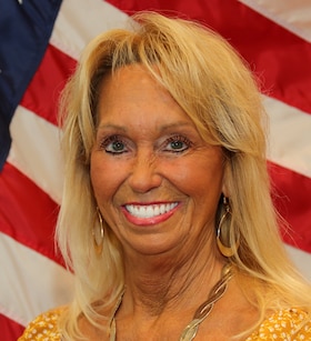 Staff member Kim Taylor from ID_e814340a8972