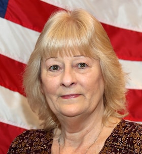 Staff member Tonnie Campbell from ID_03919ebc7968