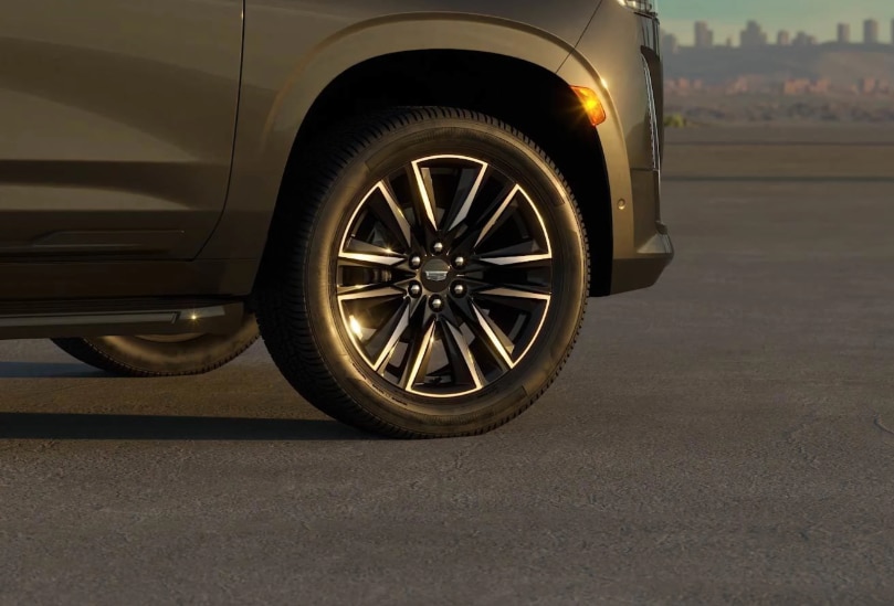 2023-cadillac-esc-wheel.png