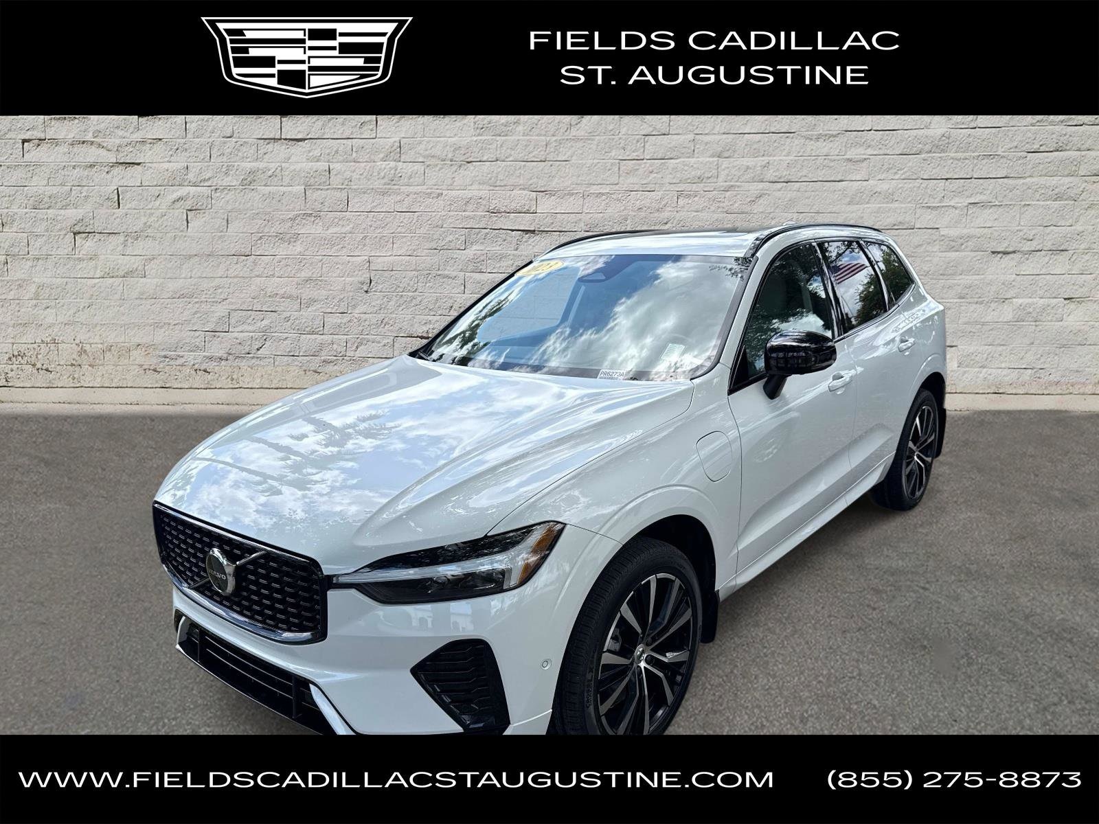 2023 Volvo XC60 T8 Ultimate Dark Theme AWD's photo