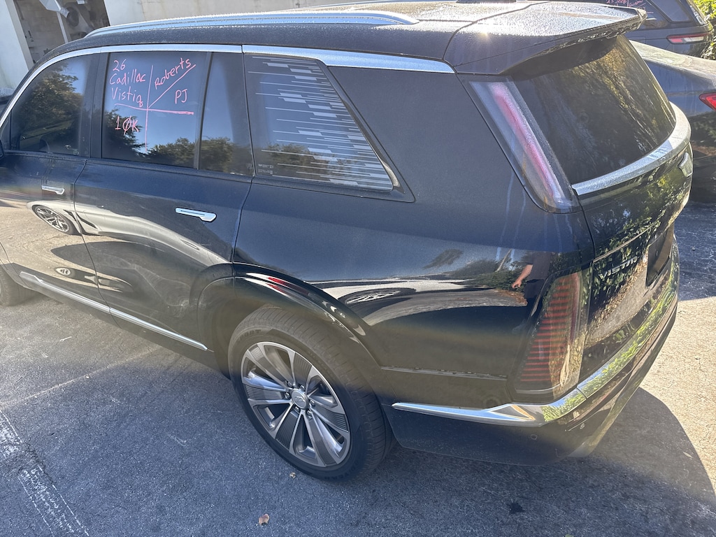 Used 2026 CADILLAC Vistiq Luxury SUV