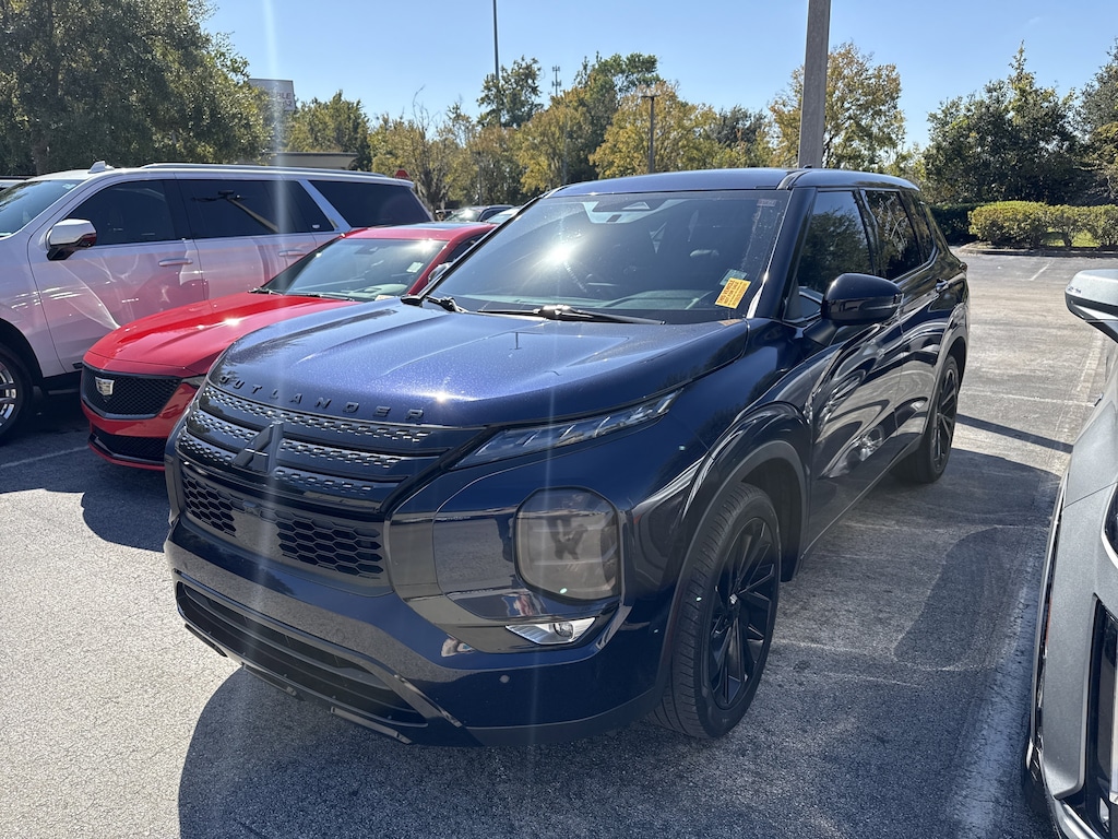 Used 2022 Mitsubishi Outlander SE CUV
