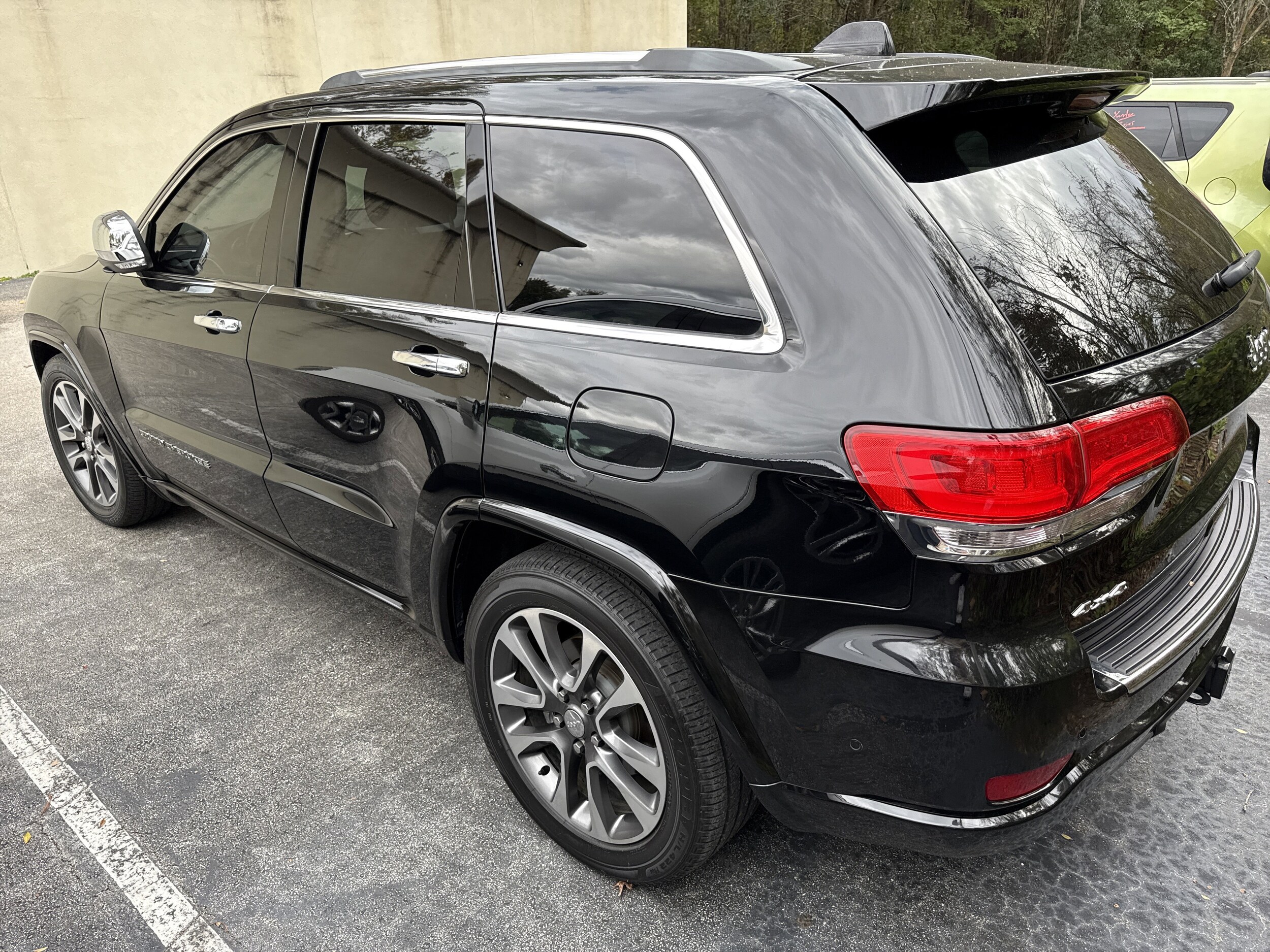 2018 Jeep Grand Cherokee Overland photo 2