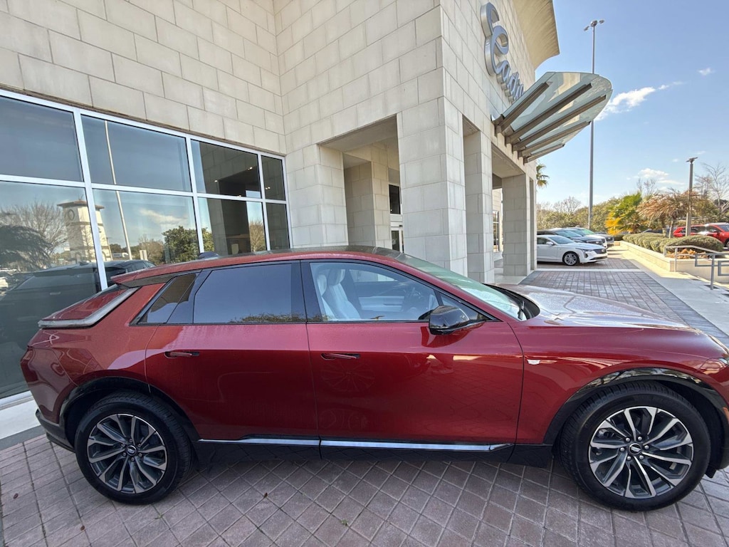 New 2025 CADILLAC LYRIQ Sport 2 SUV