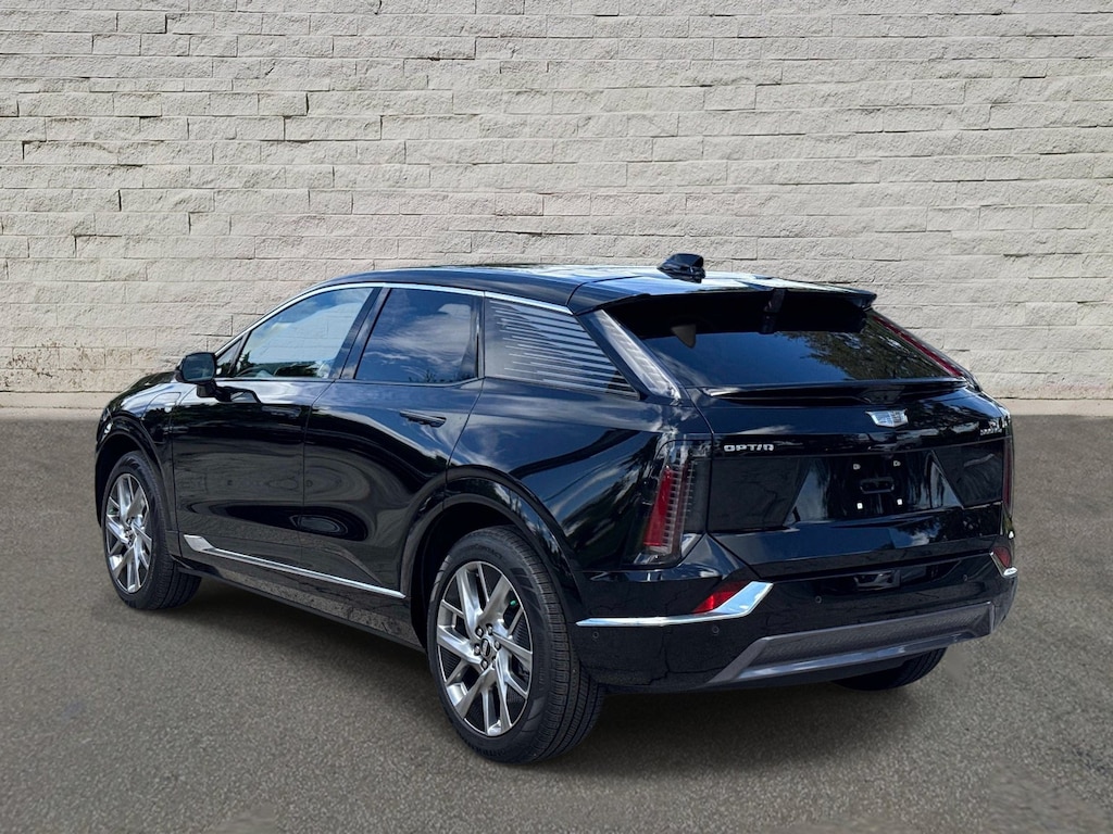Used 2025 CADILLAC OPTIQ Luxury 2 SUV