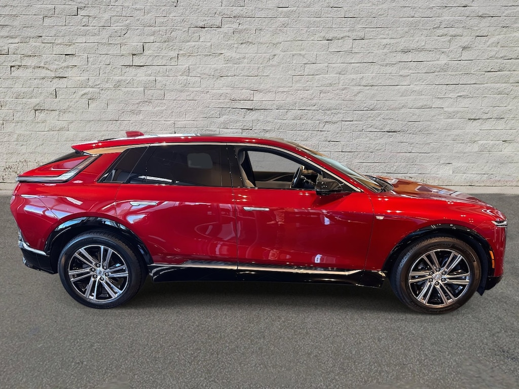 New 2025 CADILLAC LYRIQ Luxury 1 SUV