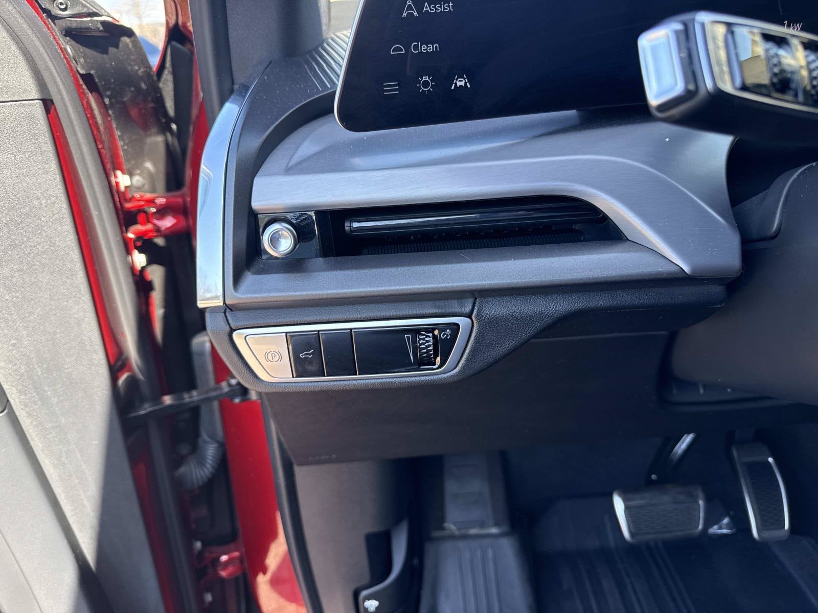 2026 Cadillac VISTIQ Sport - Photo 31