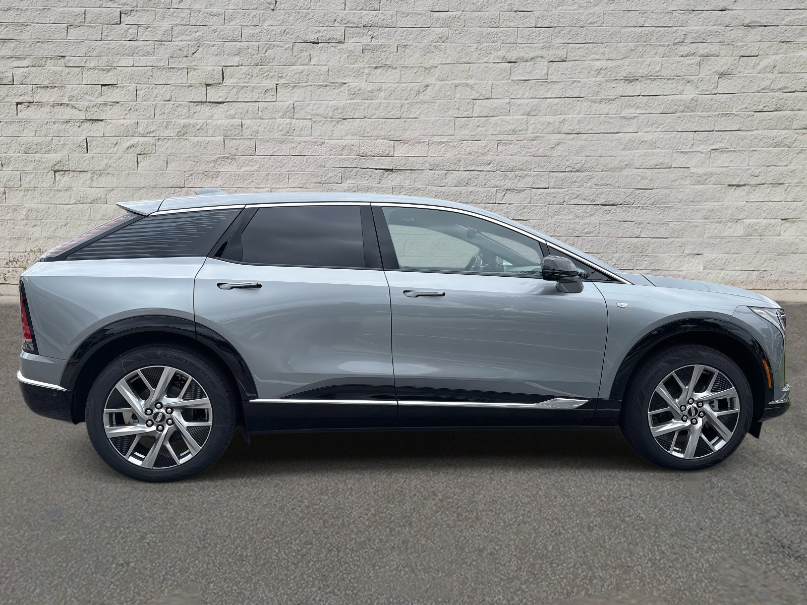 2025 Cadillac Optiq Luxury photo 4