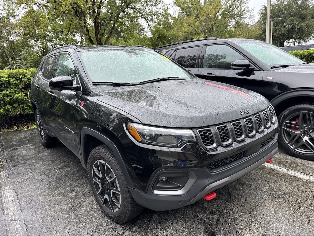 Used 2025 Jeep Compass Trailhawk SUV