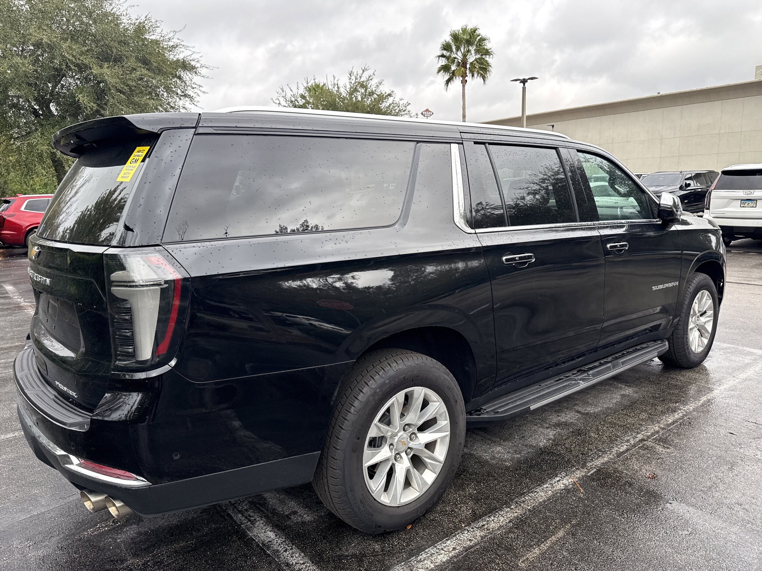 2025 Chevrolet Suburban Premier photo 3