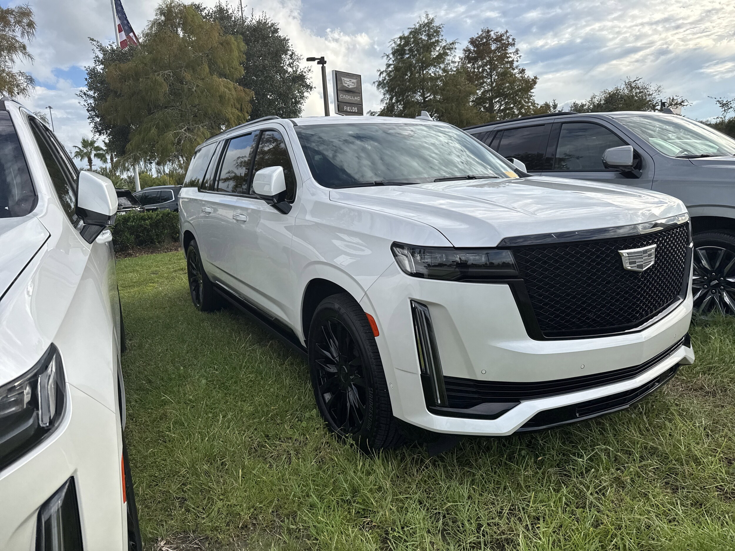 2024 Cadillac Escalade ESV Sport Platinum photo 3