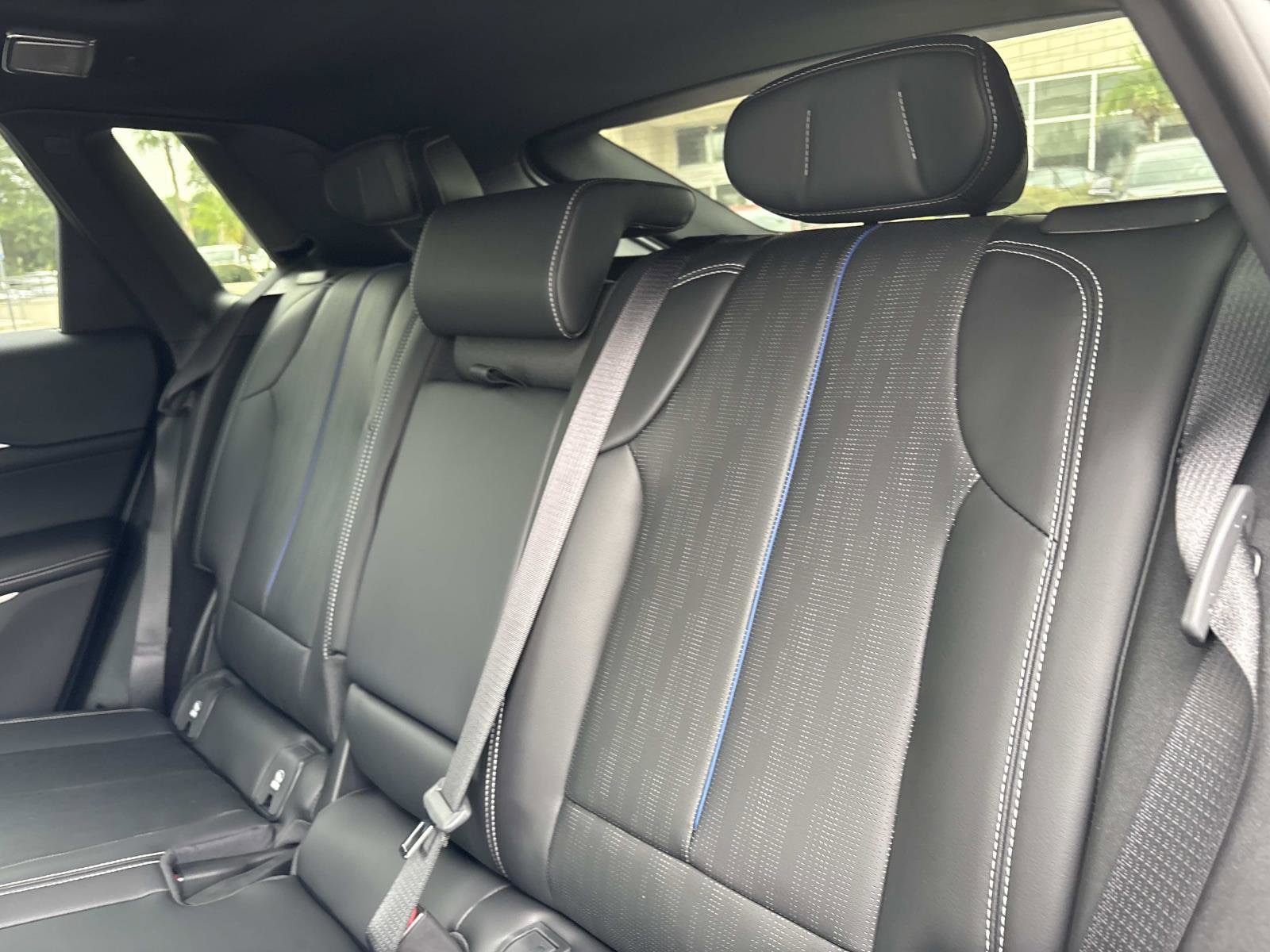 2026 Cadillac LYRIQ V - Photo 11