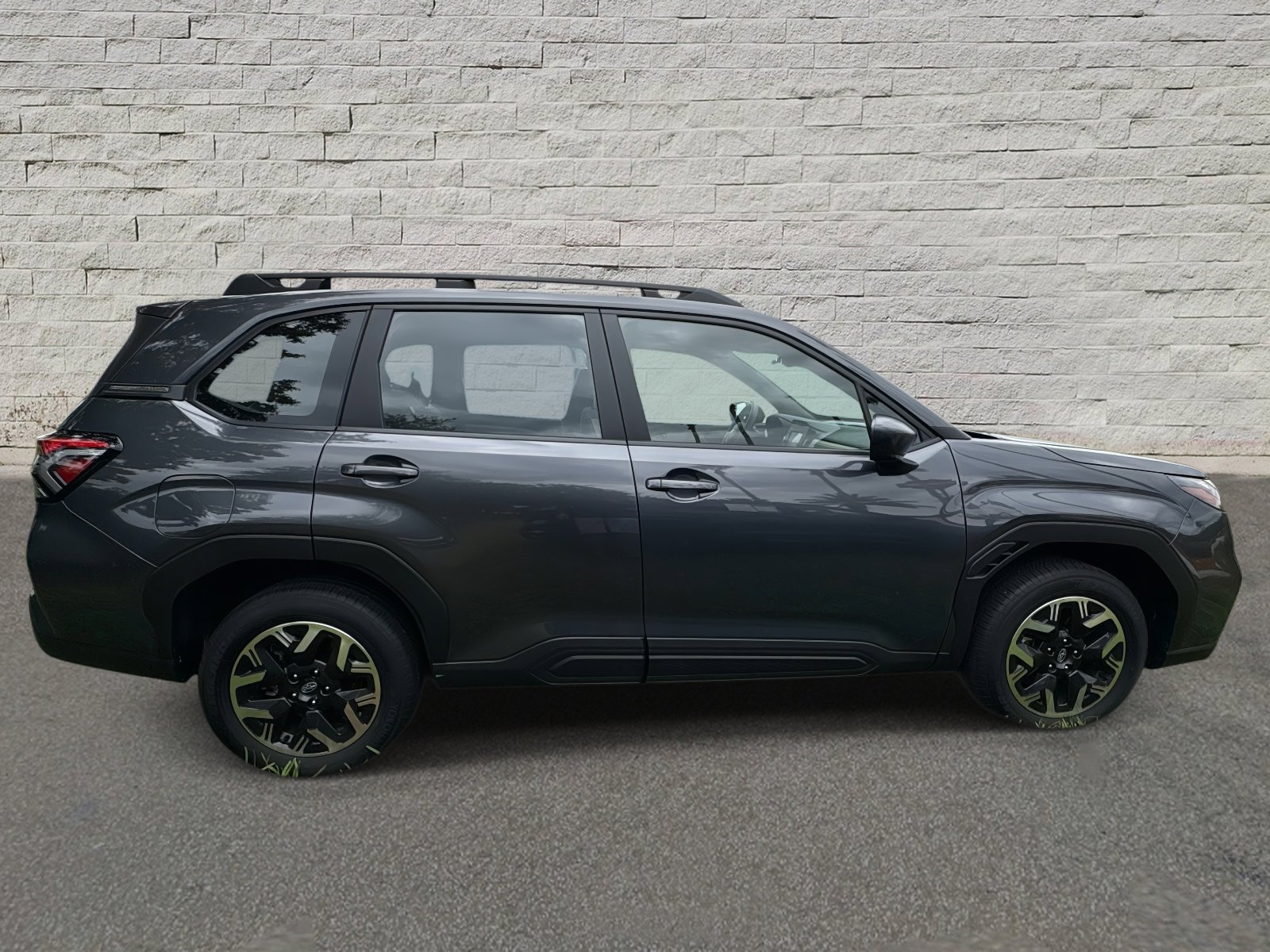 2025 Subaru Forester Base photo 4