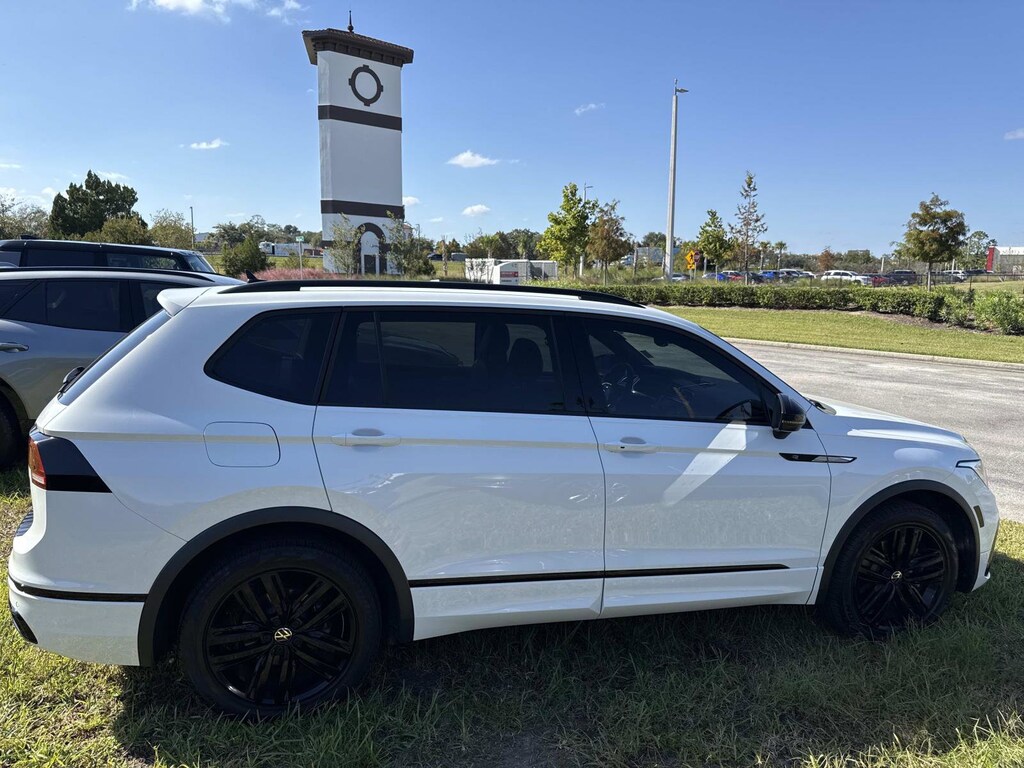 Used 2022 Volkswagen Tiguan SE R-Line Black SUV