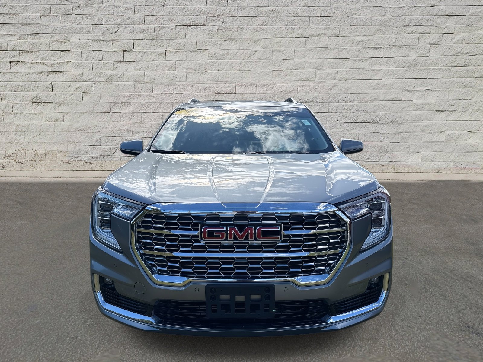 2023 Gmc Terrain Denali photo 2
