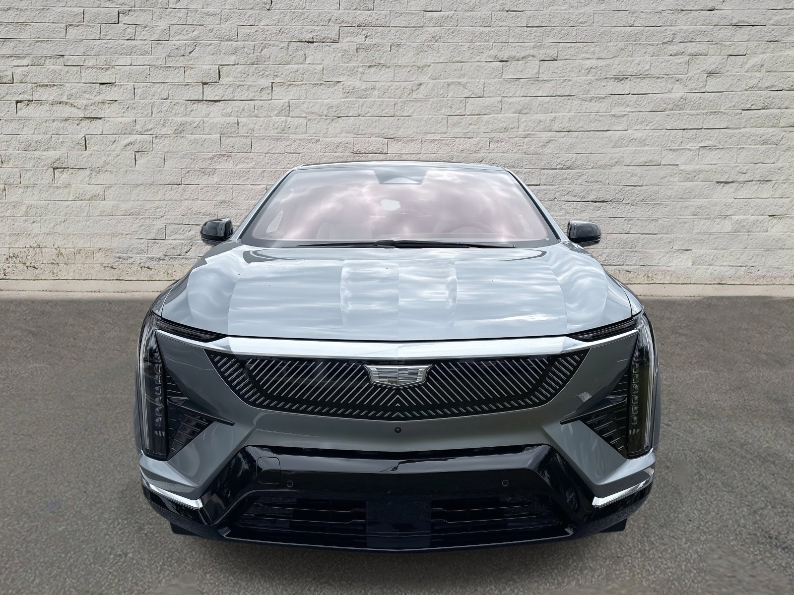 2025 Cadillac Optiq Luxury photo 2