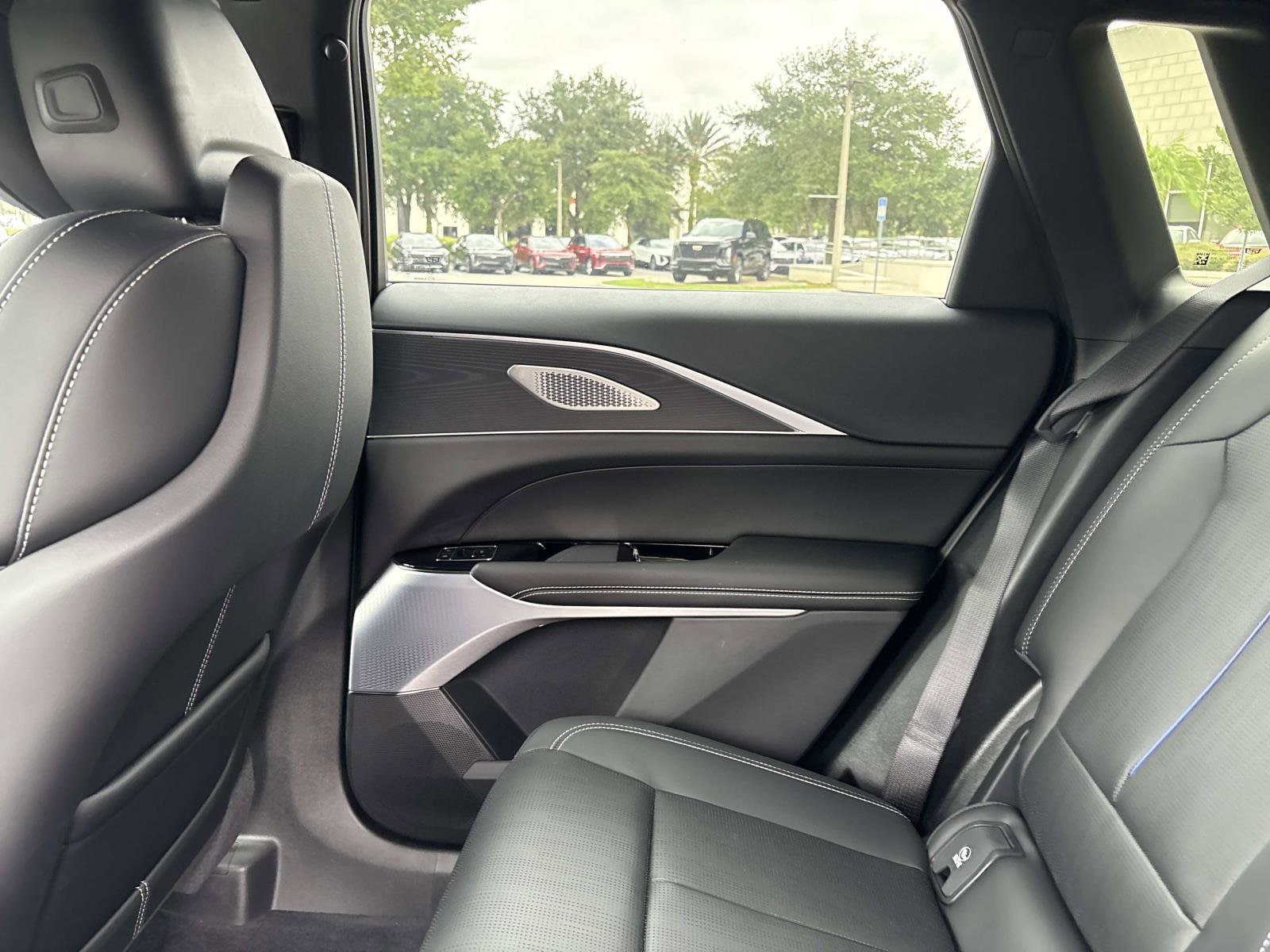 2026 Cadillac LYRIQ V - Photo 12