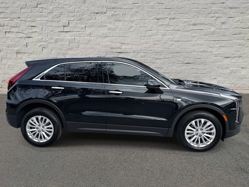 Used 2024 CADILLAC XT4 Luxury SUV