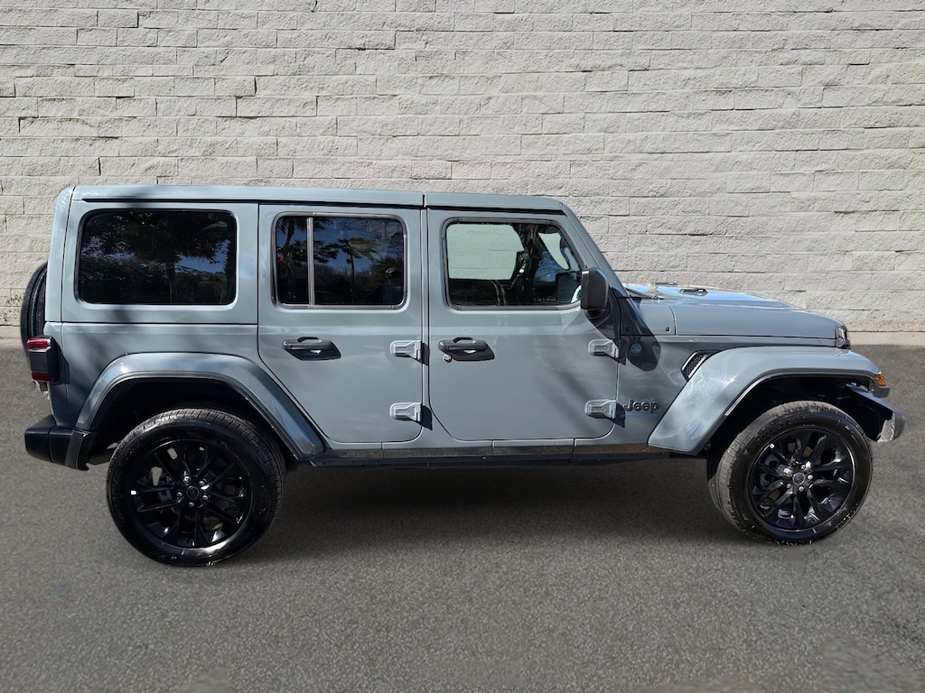 Used 2025 Jeep Wrangler 4xe Sahara SUV