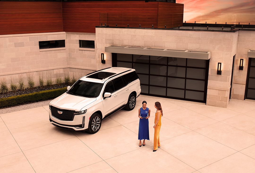 cadillac-service-two-women.jpg