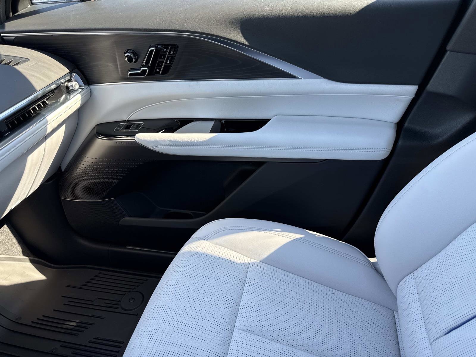 2025 Cadillac LYRIQ Sport 1 - Photo 29