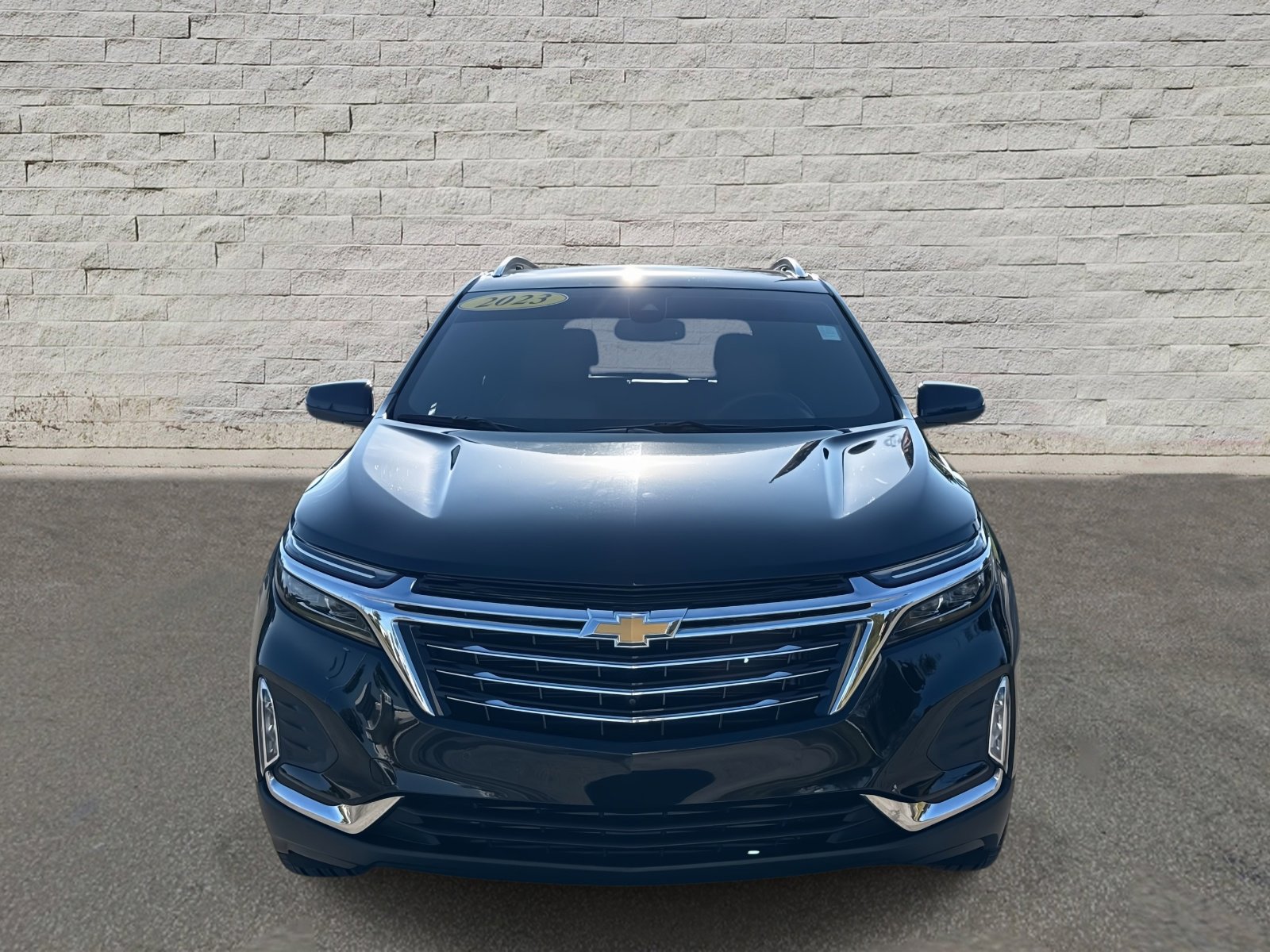2023 Chevrolet Equinox Premier photo 2