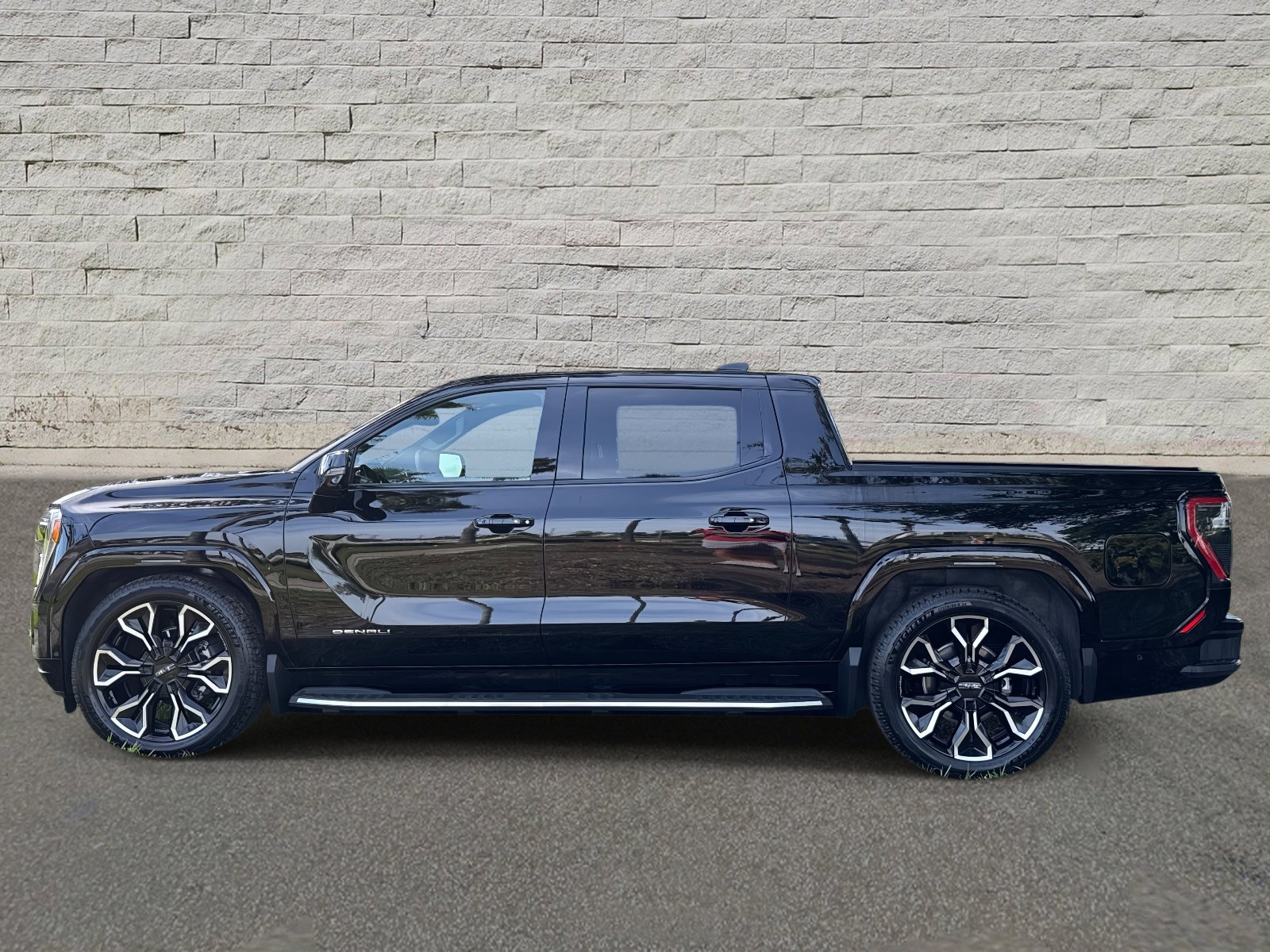 Used 2025 GMC Sierra EV Denali with VIN 1GT40LEL5SU405921 for sale in Saint Augustine, FL
