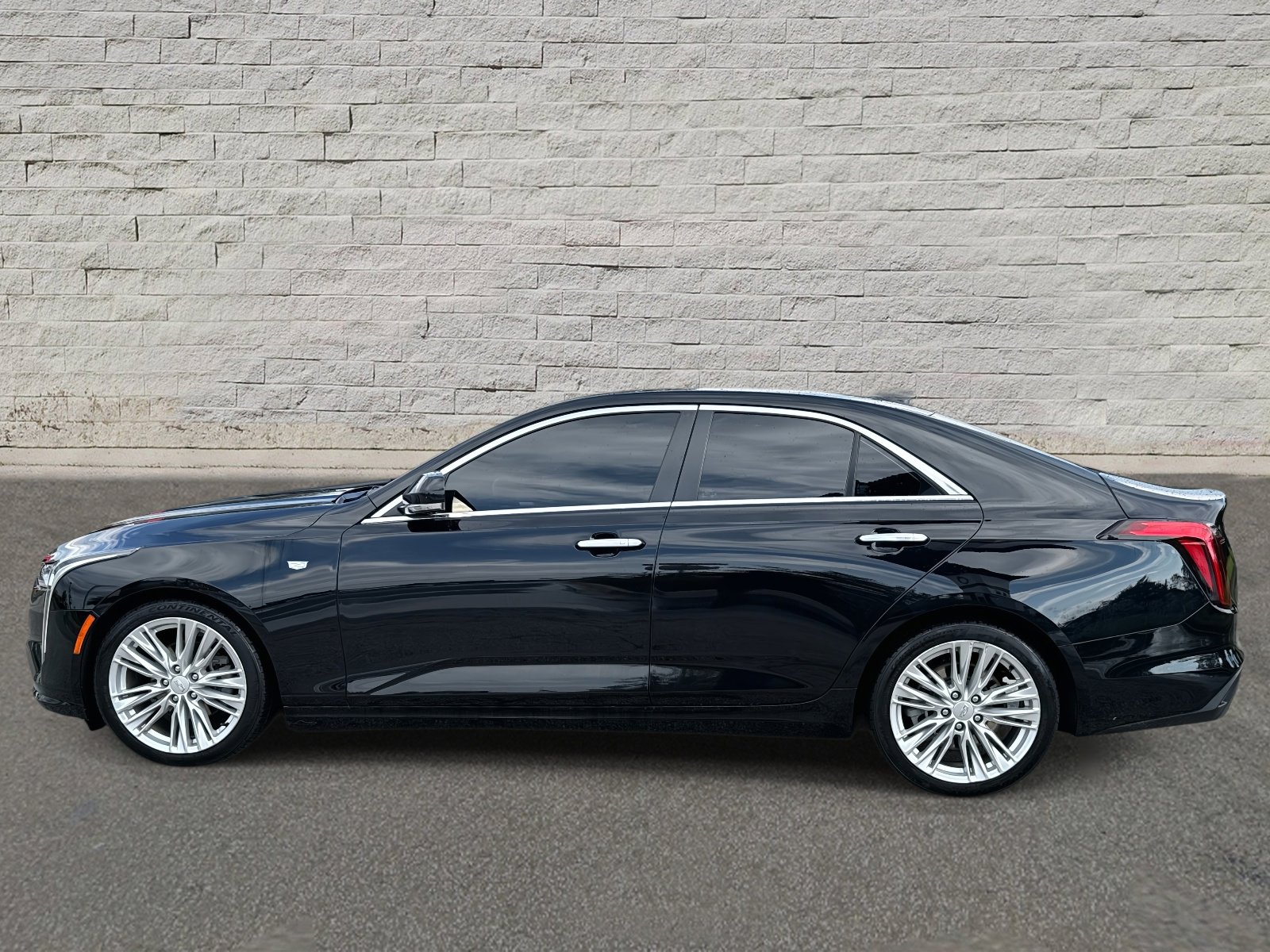 2021 Cadillac CT4 Premium Luxury photo 2