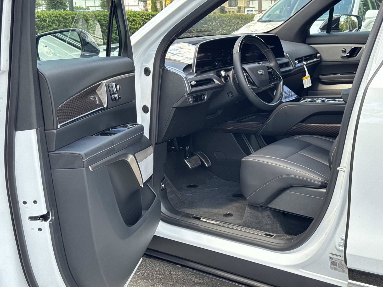 2027 Cadillac VISTIQ Luxury - Photo 13