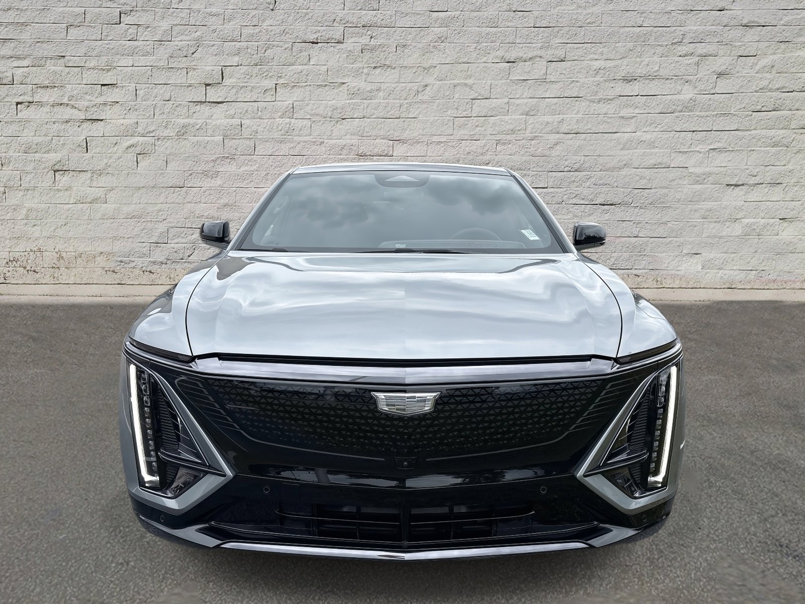 2025 Cadillac Lyriq Sport photo 2