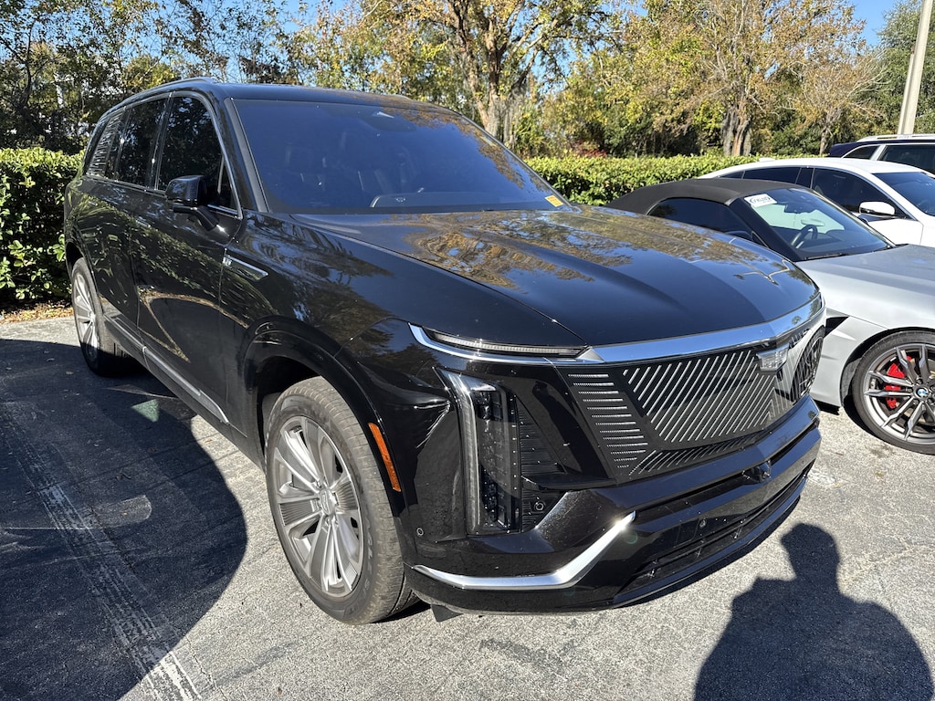 Used 2026 CADILLAC Vistiq Luxury SUV