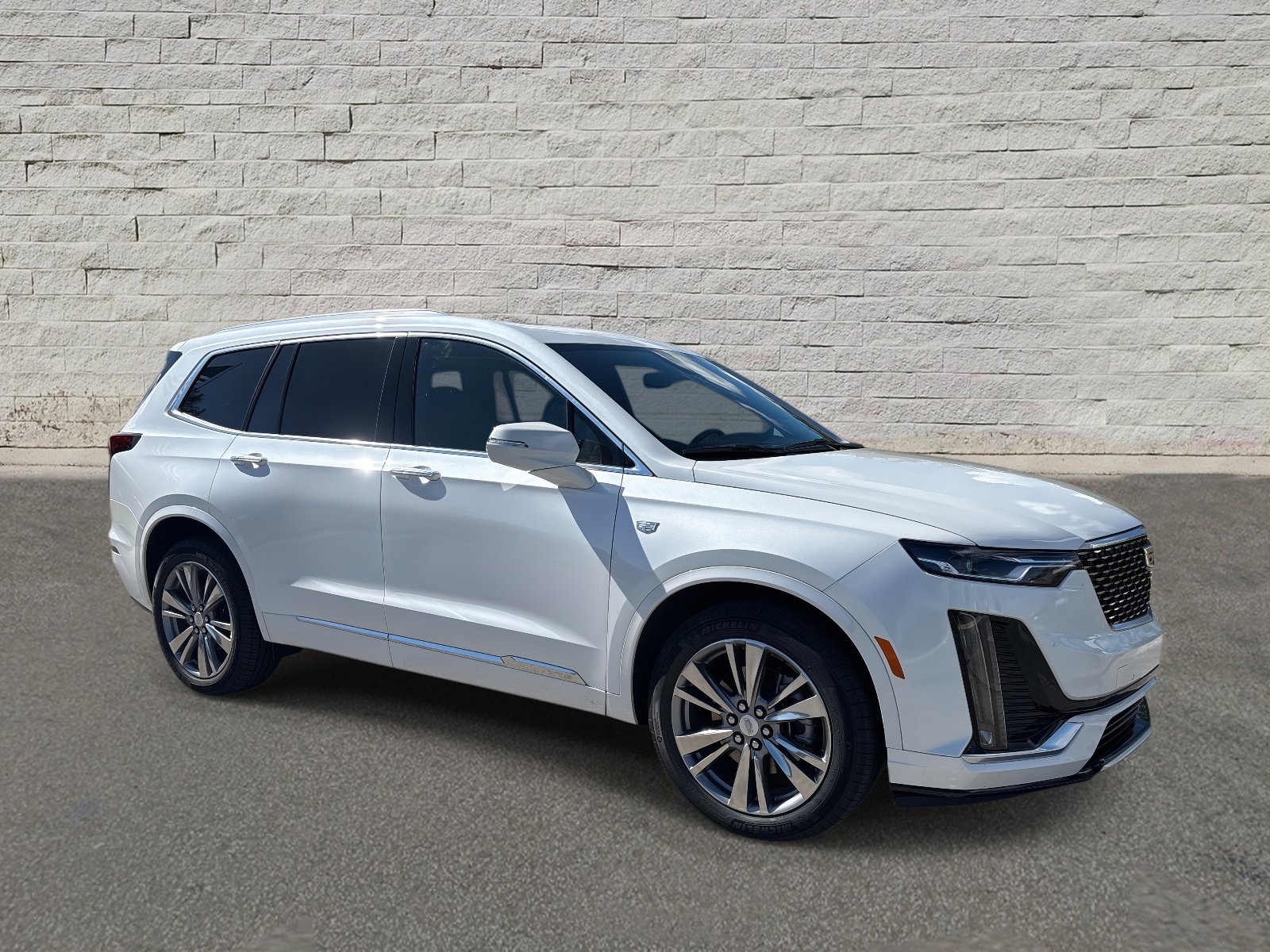 2025 Cadillac XT6 Premium Luxury photo 2