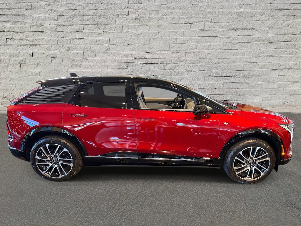 New 2026 CADILLAC OPTIQ Sport SUV