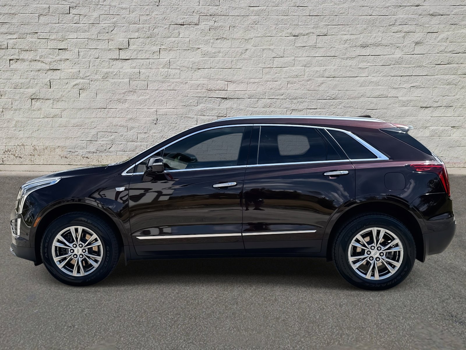 2021 Cadillac XT5 Premium Luxury photo 2