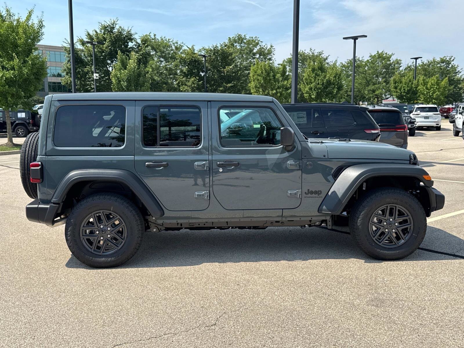 2025 Jeep Wrangler Sport S photo 4
