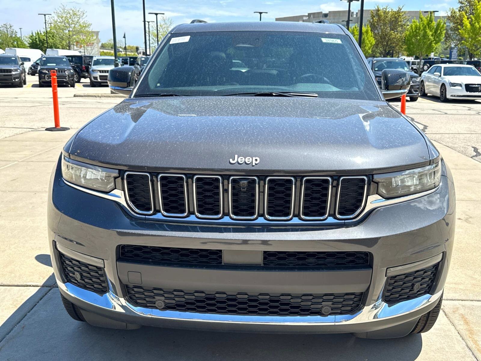2025 Jeep Grand Cherokee Limited Sport photo 2