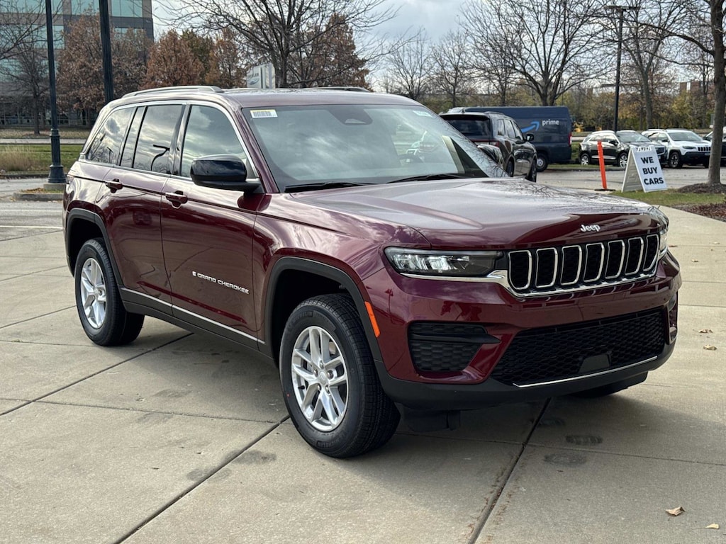 New 2025 Jeep Grand Cherokee LAREDO X 4X4 Sport Utility