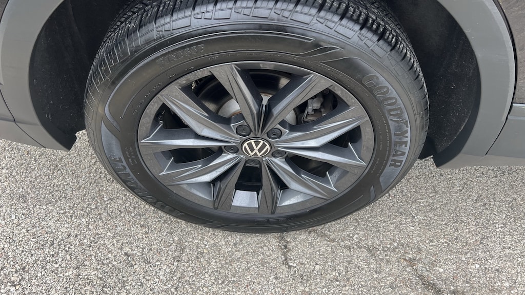 Used 2022 Volkswagen Tiguan SE 2.0T SE 4MOTION