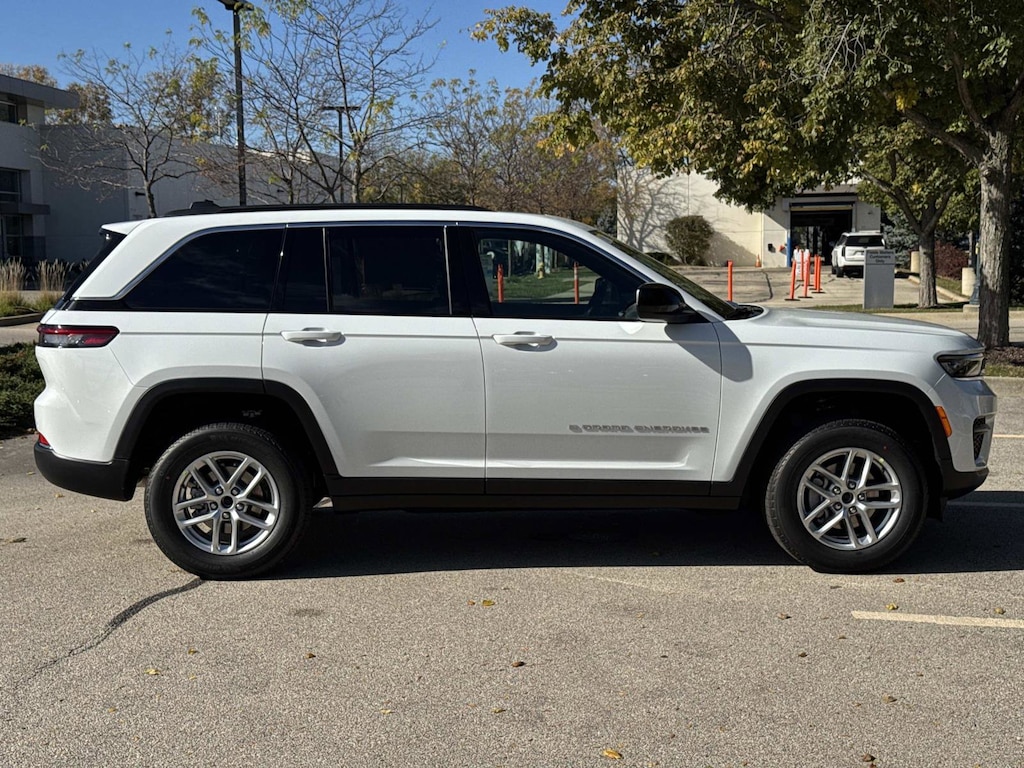 New 2025 Jeep Grand Cherokee LAREDO X 4X4 Sport Utility