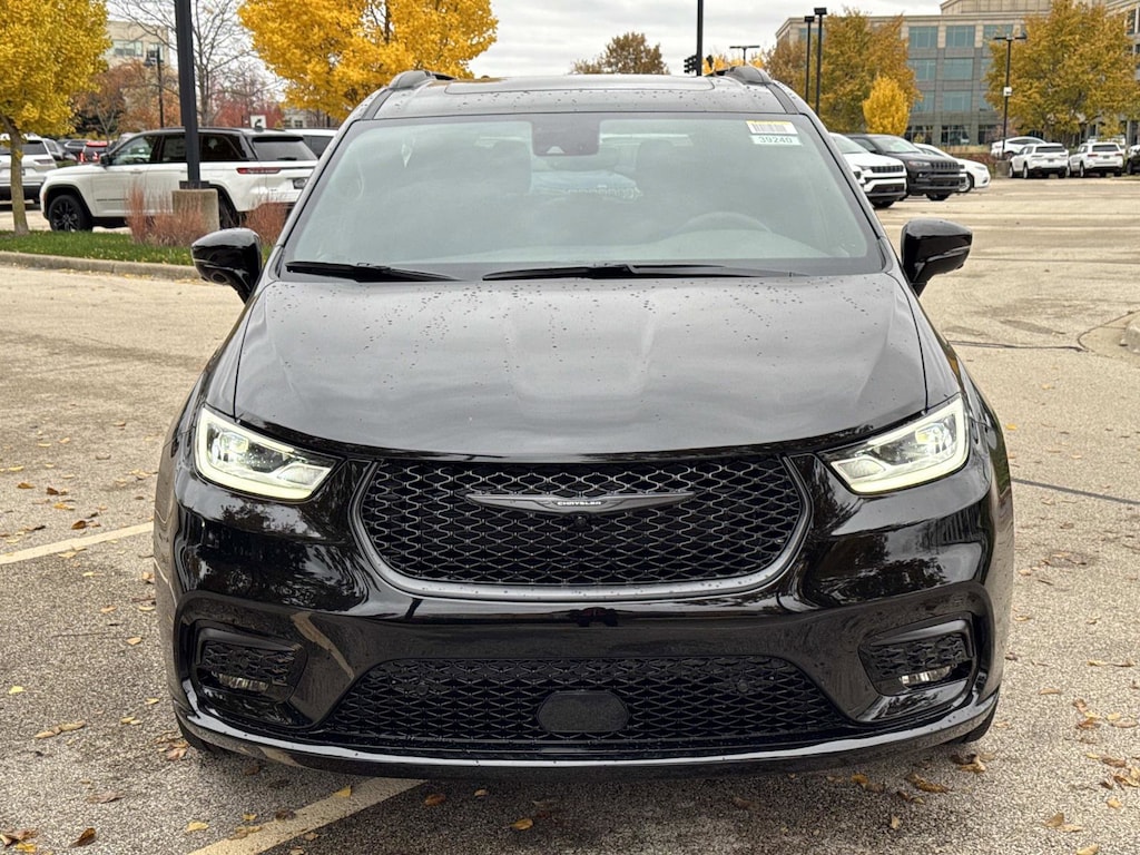 New 2026 Chrysler Pacifica SELECT AWD Passenger Van