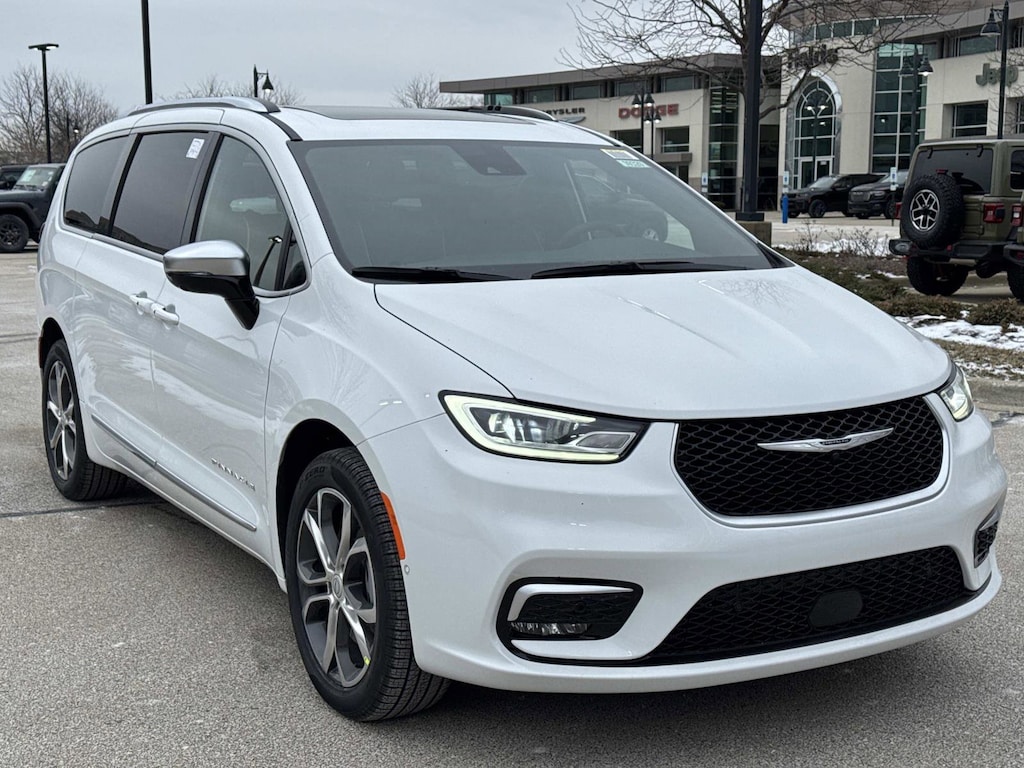 New 2026 Chrysler Pacifica PINNACLE AWD Passenger Van
