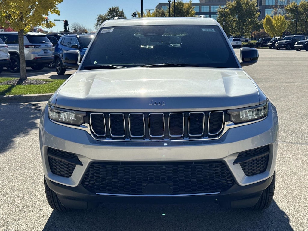 New 2025 Jeep Grand Cherokee LAREDO X 4X4 Sport Utility