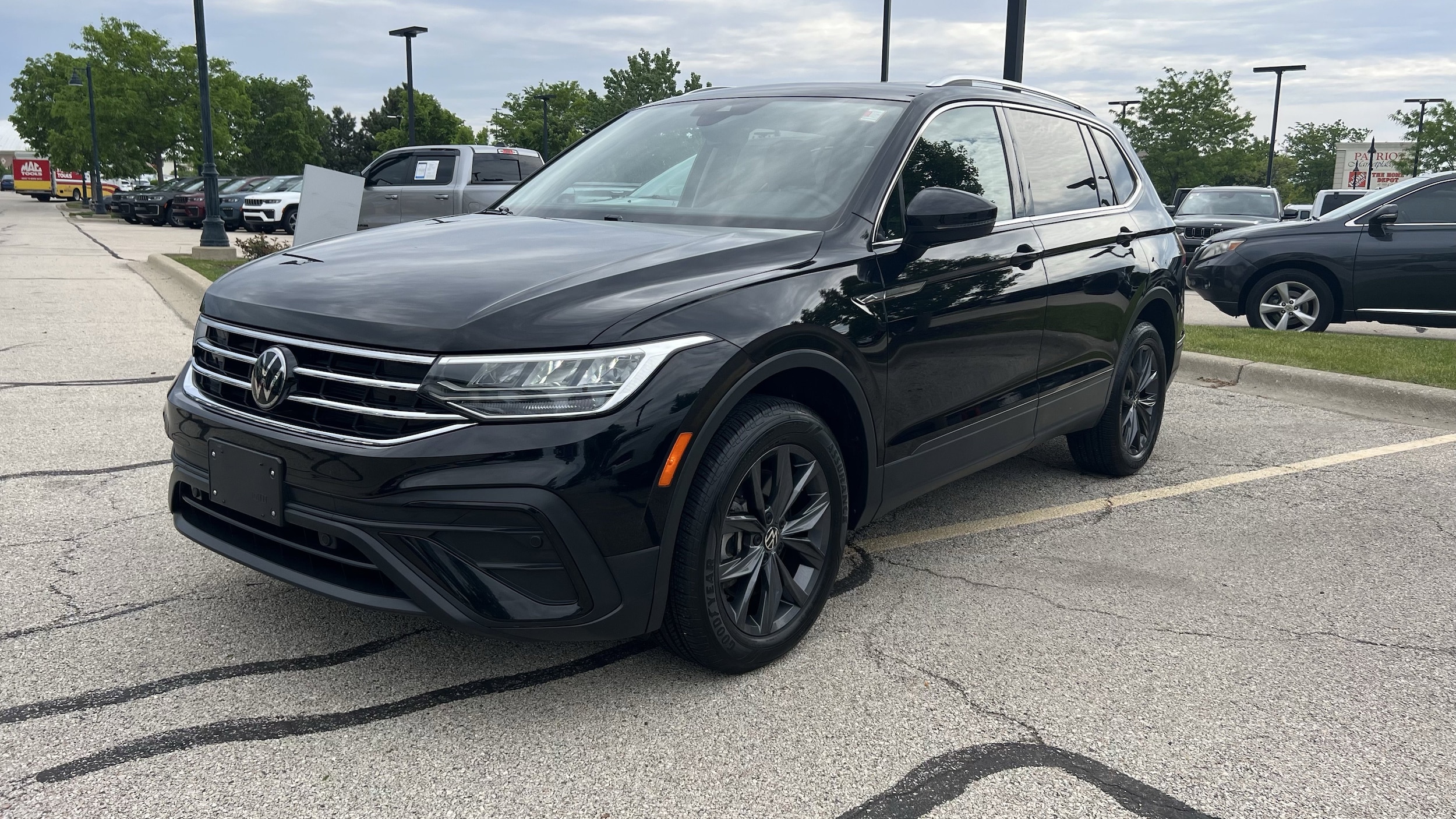 2022 Volkswagen Tiguan 2.0T SE 4Motion's photo