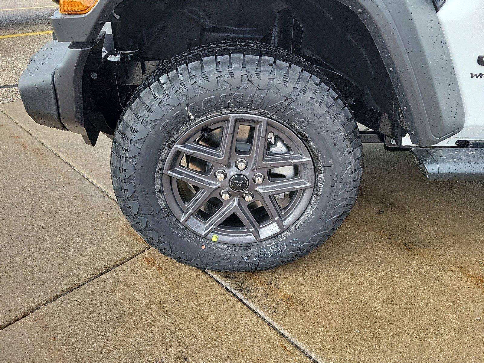 2025 Jeep Wrangler Sport S photo 3