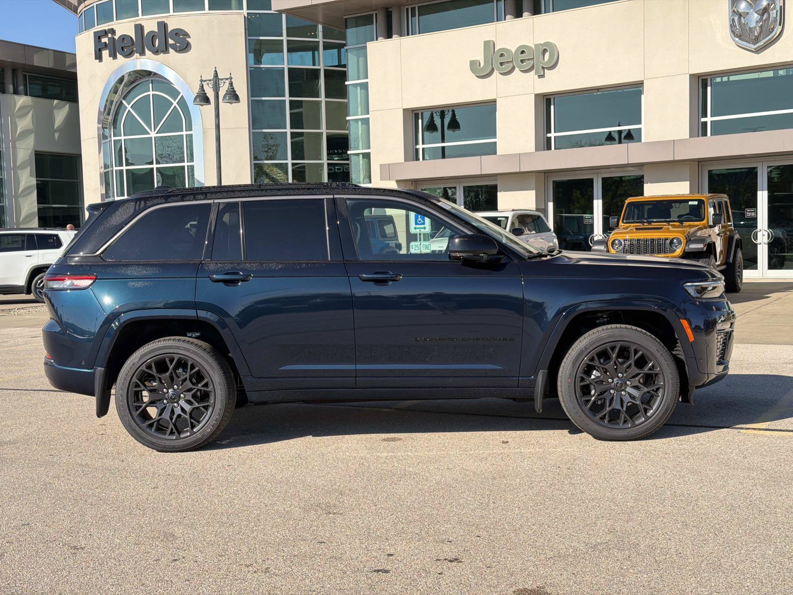 New 2027 Jeep Grand Cherokee 2 Row SUMMIT 4X4 Sport Utility