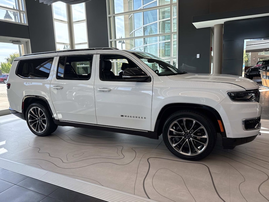 Used 2024 Jeep Wagoneer L Series III Series III 4x4