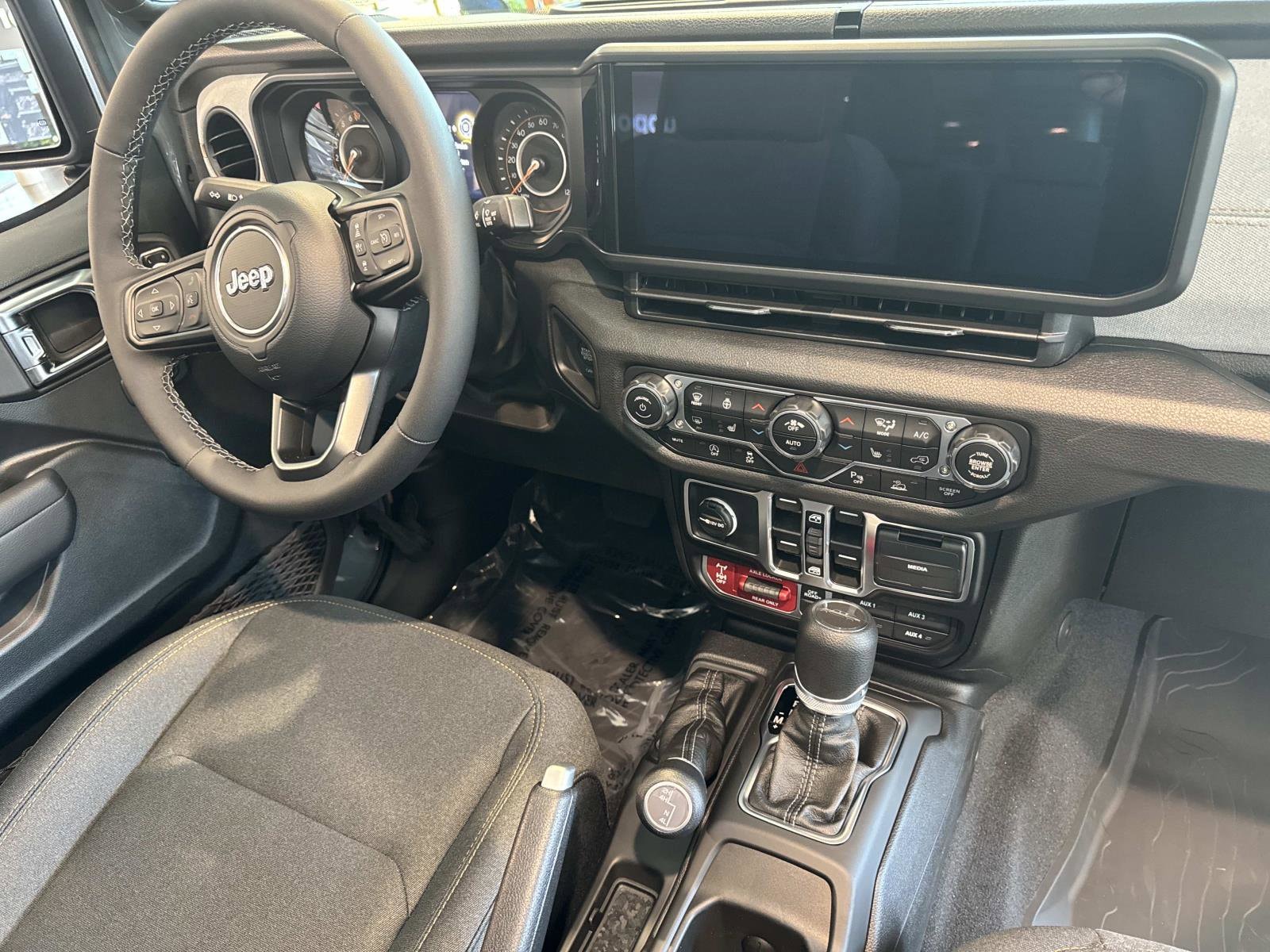 2025 Jeep Gladiator Willys - Photo 18