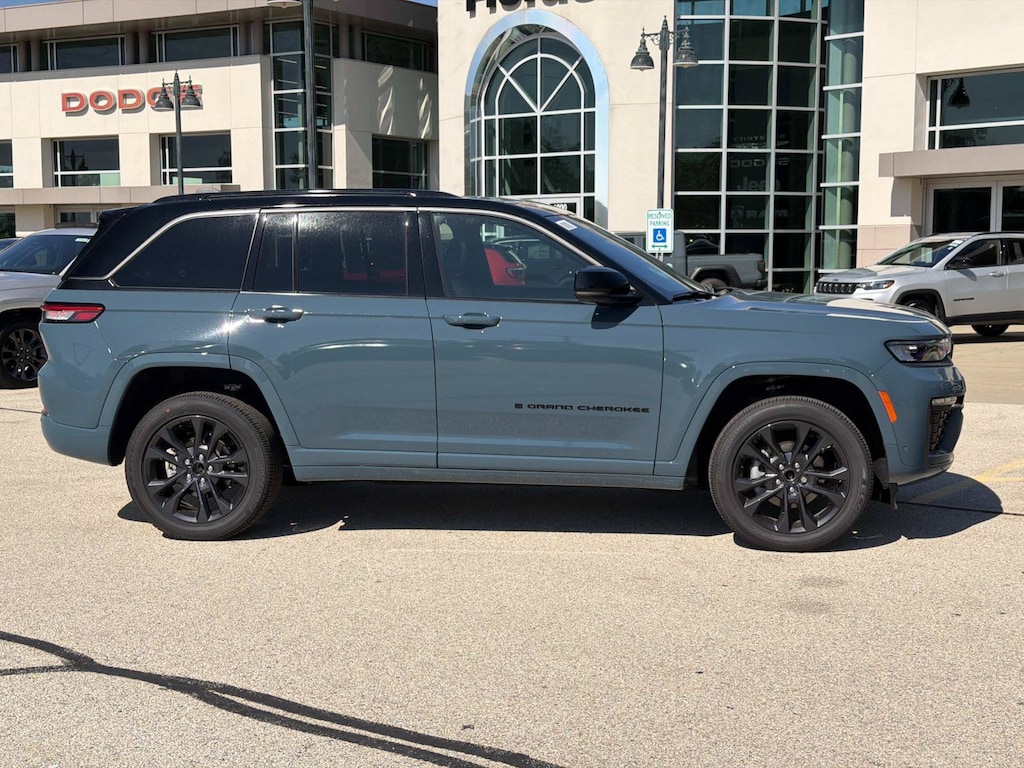 New 2026 Jeep Grand Cherokee Limited Reserve 4x4 Sport Utility