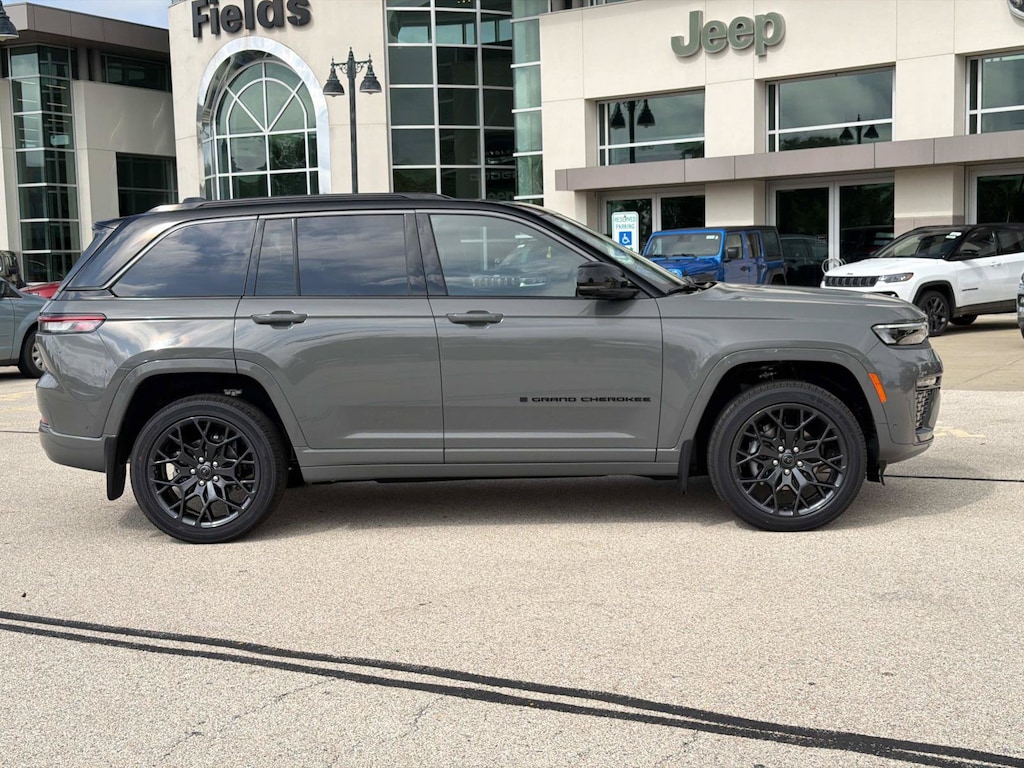 New 2027 Jeep Grand Cherokee Summit Sport Utility
