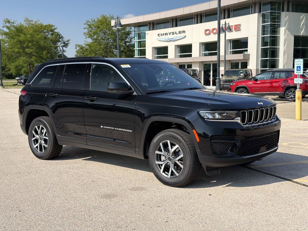 New 2027 Jeep Grand Cherokee Laredo X Sport Utility